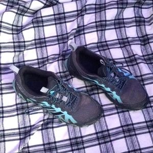 Running shoes